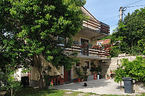 Дом Драгонья в три этажа