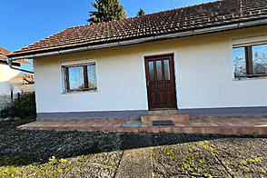 Здание у реки Крка