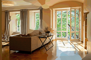 Четырехкомнатная квартира в центре.