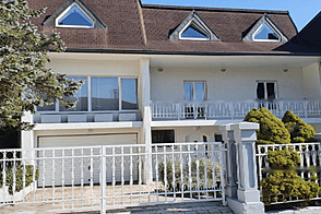 Дом в Чрнуче с террасой