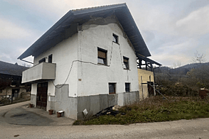 Дом, Спонье-Водале, Тршише