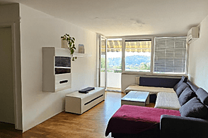 В Лукце предлагается 4-комнатная квартира.