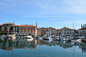 Квартира с тремя комнатами в Изоле