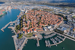 Апартаменты с одной комнатой в Копере