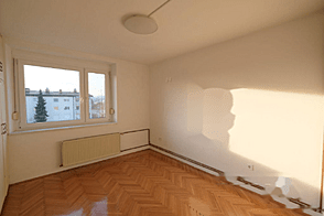 Трехкомнатная квартира в районе Бежиград, Любляна.