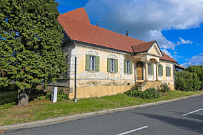 Дом, сельское хозяйство в Лукавцах