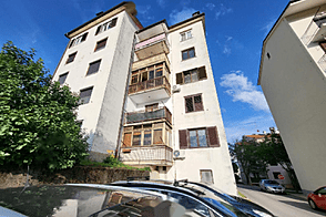 Квартира с тремя комнатами на улице Славнишской