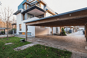 Двухэтажный дом в Новой Любляне