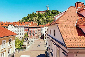 Квартира с тремя комнатами в центральной части города