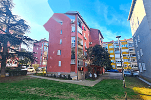 Квартира с четырьмя комнатами в Изоле