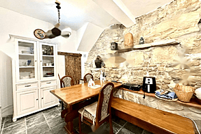 Квартира с тремя комнатами в Пиране.