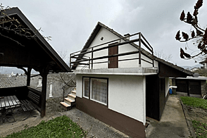 Севница, дом