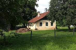 Здание в Доленей Сухор поблизости от Виницы